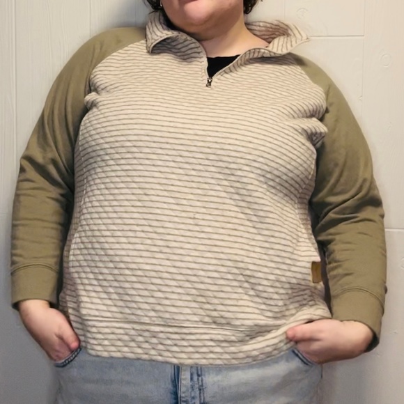 Tan and Green Sweatshirt - Picture 1 of 1